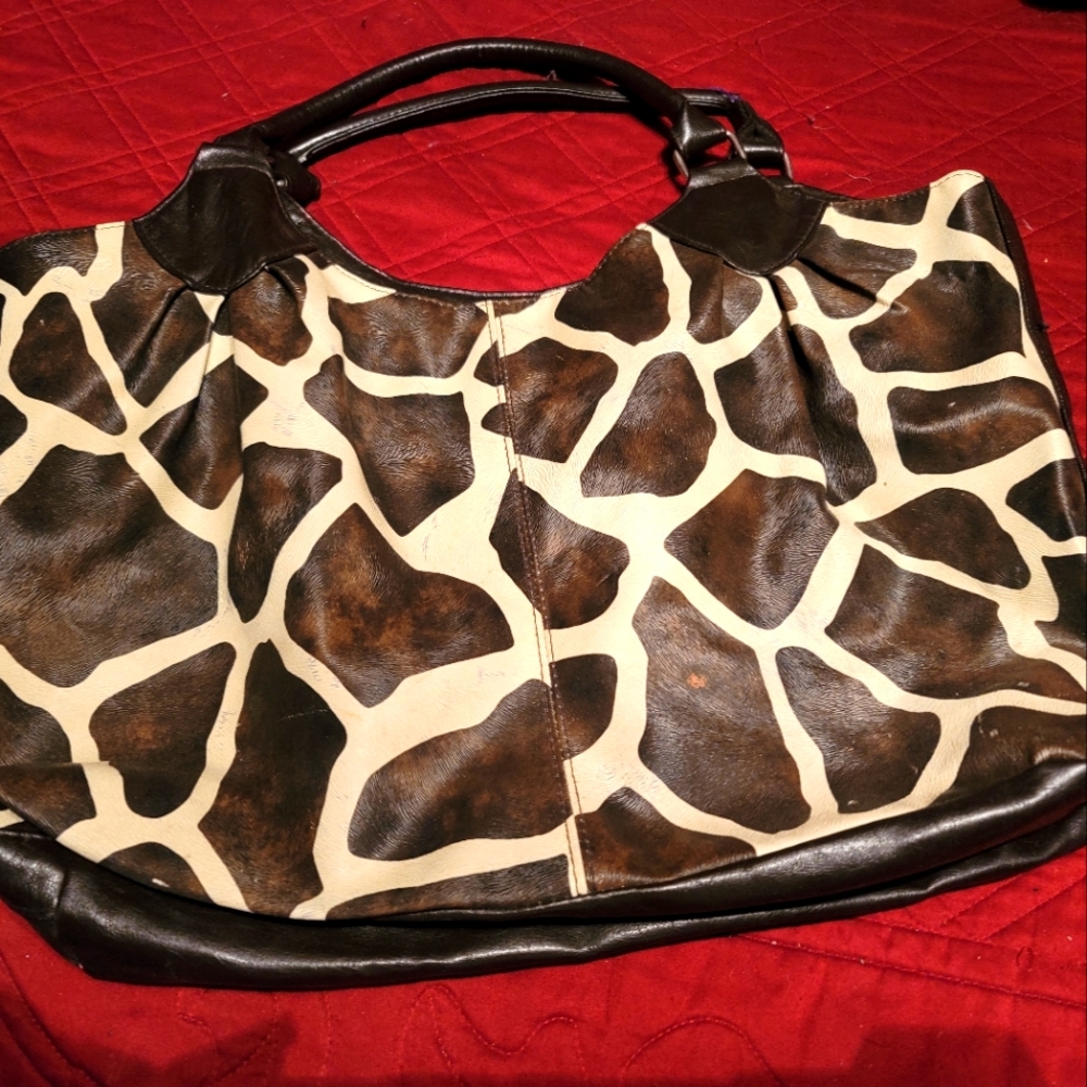 Giraffe print purse